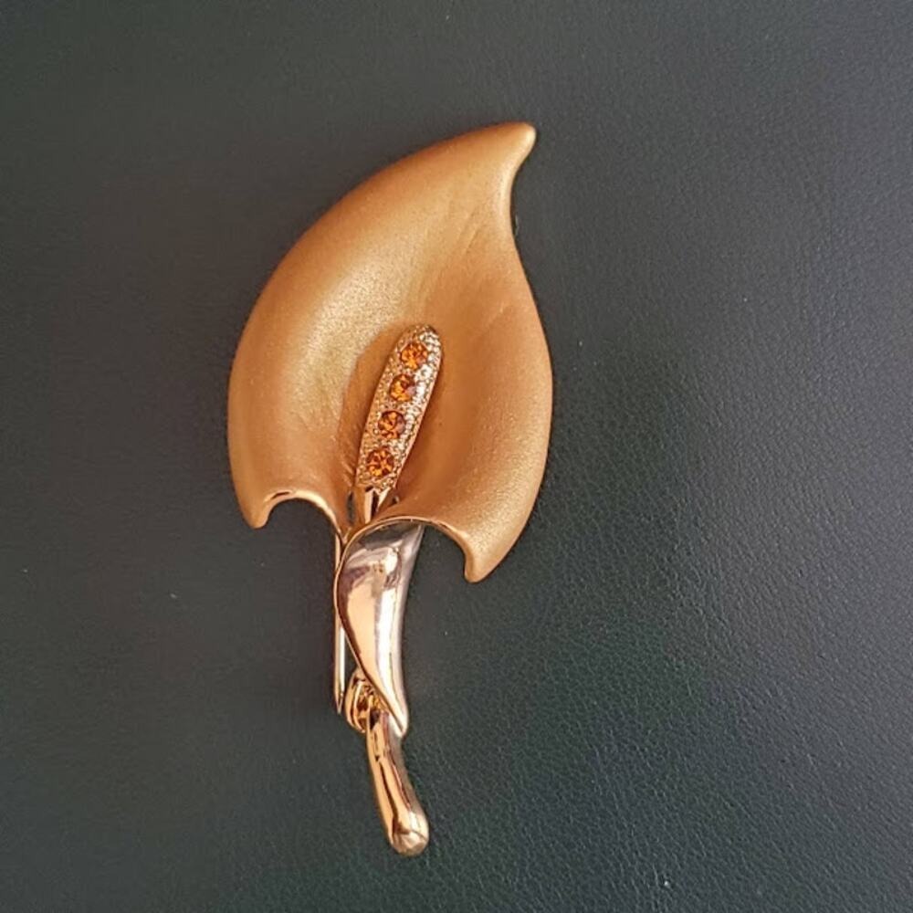 Charter Club Cala Lilly Brooch Gold Tone with Crystal Accents New in Box‎